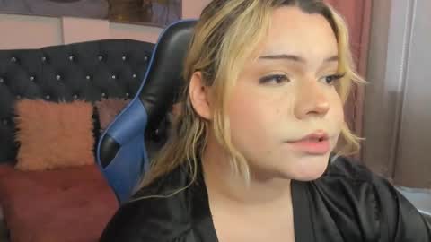 Snapshot of maxxxine_ chatting on March 9, 2025, 2:21 pm Maxine Minx online show from March 9, 2025, 2:21 pm