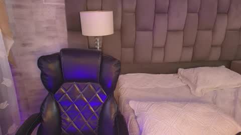 Snapshot of maxxxine_ chatting on November 16, 2025, 11:27 am Maxine Minx online show from November 16, 2025, 11:27 am