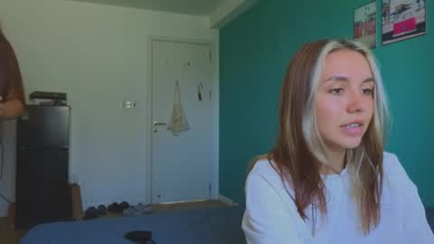 Dani and May online show from March 29, 2026, 8:25 am