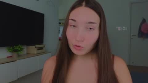 Dani and May online show from July 1, 2026, 9:33 am