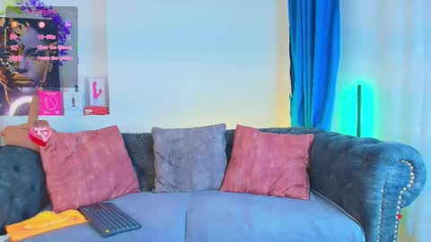 may_wood online show from November 30, 2025, 12:09 pm