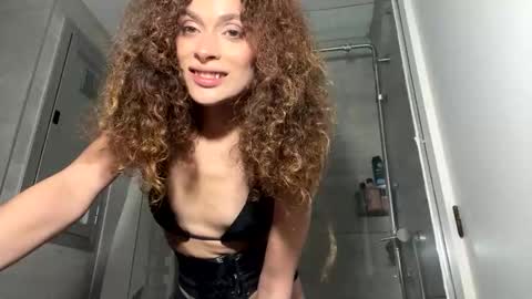 Snapshot of maya632713 chatting on January 7, 2026, 8:44 pm Maya transgirl online show from January 7, 2026, 8:44 pm