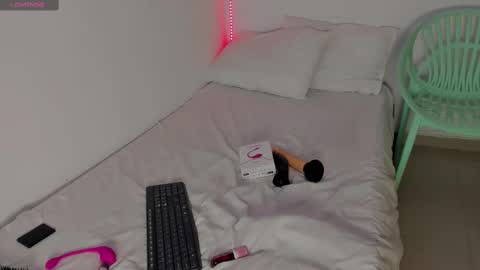 Maya online show from September 30, 2025, 5:01 am