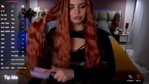 Maya Mils online show from September 12, 2025, 1:17 am