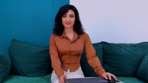 Maya online show from February 2, 2025, 5:15 pm