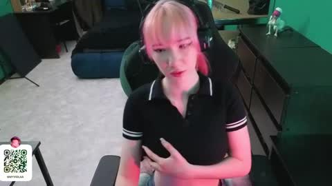 Maya Viola online show from April 15, 2026, 5:36 am