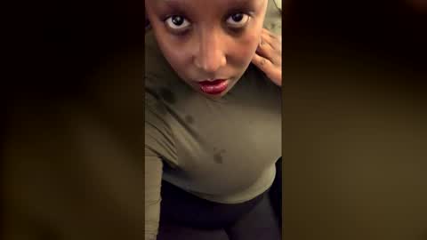 Snapshot of mayafarah chatting on April 13, 2026, 3:01 am mayafarah online show from April 13, 2026, 3:01 am