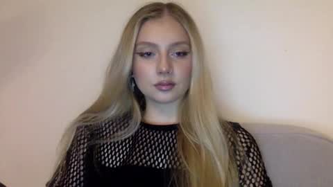 mayaflirt online show from February 25, 2026, 8:40 pm