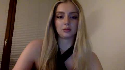 mayaflirt online show from April 28, 2026, 8:36 pm