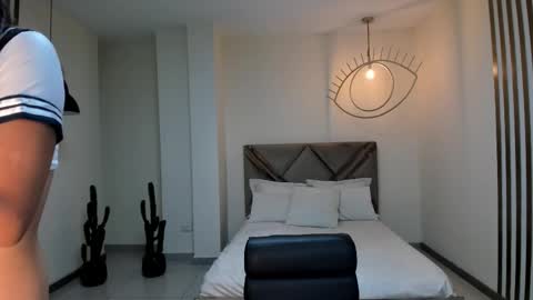 Snapshot of mayahoffman_ chatting on January 17, 2026, 11:15 am M A Y A H O F F M A N online show from January 17, 2026, 11:15 am