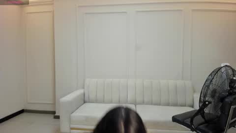 Snapshot of mayahoffman_ chatting on February 11, 2026, 11:15 am M A Y A H O F F M A N online show from February 11, 2026, 11:15 am