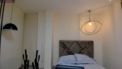 Snapshot of mayahoffman_ chatting on February 20, 2026, 11:22 am M A Y A H O F F M A N online show from February 20, 2026, 11:22 am