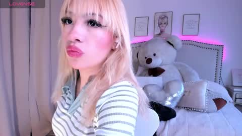 Mayajhons online show from November 20, 2025, 12:05 pm