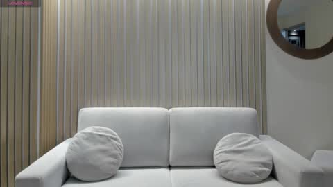 Maya online show from December 15, 2025, 5:01 am