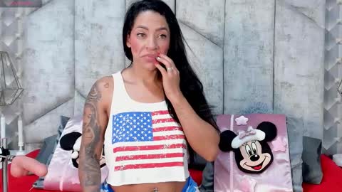 Nicolle Ruselle   Hello my lovely  schedule for great fun from  630 am and end 800 pm Colombian time I wait for you online show from November 23, 2025, 10:37 am