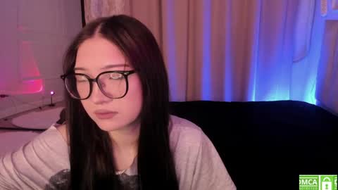 Erina online show from April 21, 2026, 7:25 am