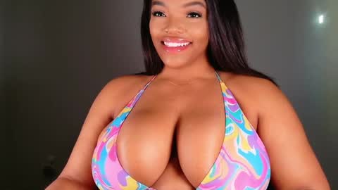 MayBabi online show from February 9, 2025, 2:18 pm