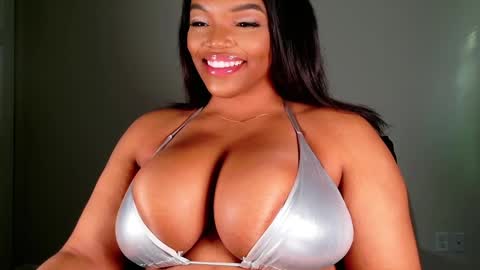 MayBabi online show from February 12, 2025, 2:21 pm