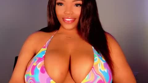 MayBabi online show from November 11, 2025, 2:28 pm