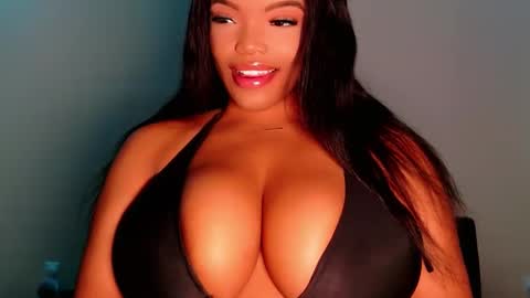 MayBabi online show from December 5, 2025, 12:58 pm