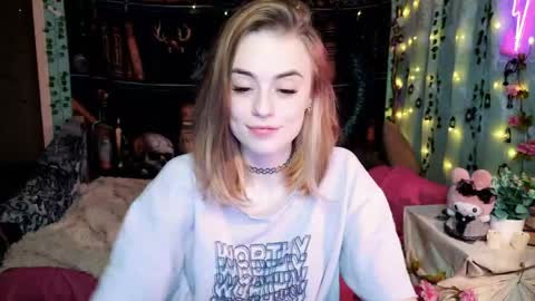 Snapshot of maybe_yours333 chatting on May 22, 2026, 11:49 am maybe_yours333 online show from May 22, 2026, 11:49 am