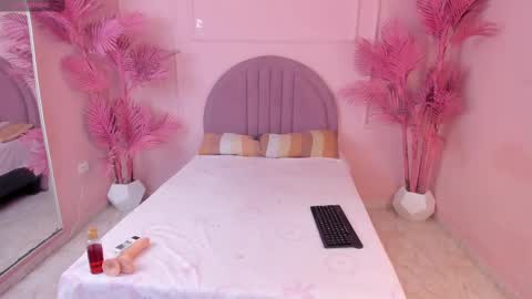 mayevanss online show from October 2, 2025, 3:46 am