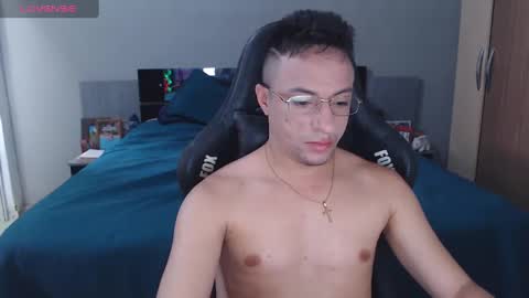 Snapshot of mayke1996 chatting on November 13, 2025, 11:42 am Mayke online show from November 13, 2025, 11:42 am