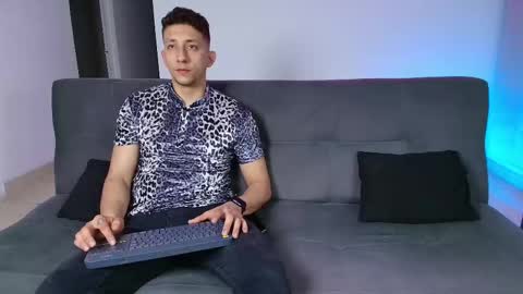 Maykol victoria1624 online show from February 25, 2025, 4:03 am