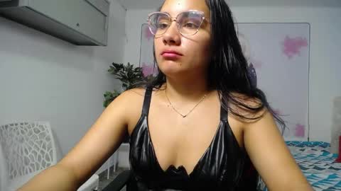 Snapshot of maylin_hornyy19 chatting on April 27, 2026, 7:01 pm Maylin online show from April 27, 2026, 7:01 pm