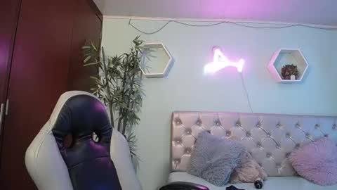 Snapshot of maylin_hornyy19 chatting on July 5, 2026, 4:19 am Maylin online show from July 5, 2026, 4:19 am