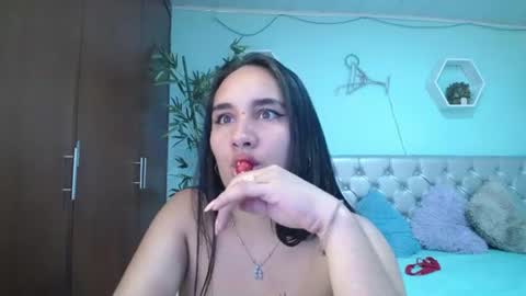 Snapshot of maylin_hornyy19 chatting on July 14, 2026, 10:21 am Maylin online show from July 14, 2026, 10:21 am