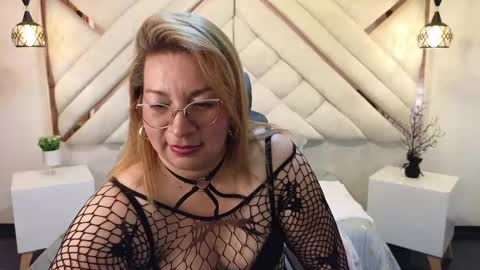 Mailyn online show from February 13, 2025, 8:55 pm