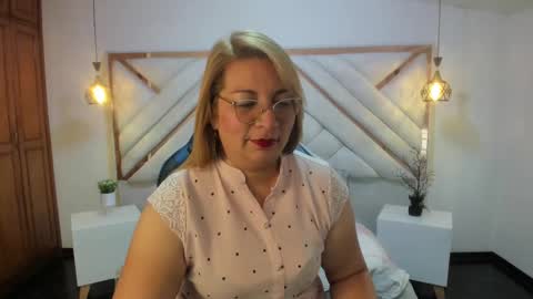 Mailyn online show from March 8, 2025, 11:48 am