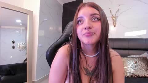 Maylin online show from December 17, 2024, 6:56 am