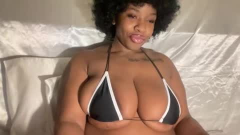 mayluvsu online show from February 2, 2026, 5:17 am