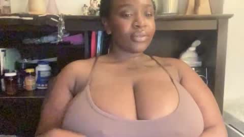 mayluvsu online show from April 18, 2026, 4:16 am