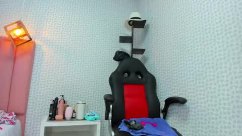 Snapshot of mayte1096 chatting on May 16, 2026, 7:34 pm M A Y T E online show from May 16, 2026, 7:34 pm