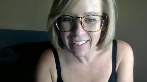 mayzie_mac online show from July 3, 2026, 8:59 pm