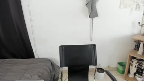 mazikeen_18 online show from December 24, 2024, 3:47 pm