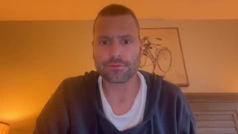 lol online show from November 21, 2025, 6:39 pm