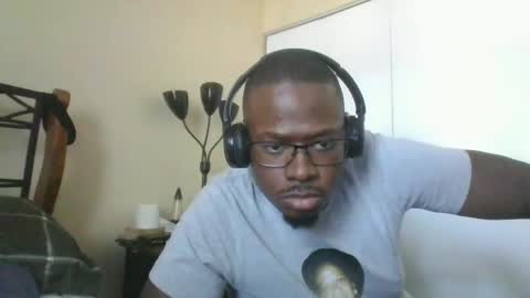 Snapshot of mbsupreme chatting on September 14, 2025, 8:41 pm Mark online show from September 14, 2025, 8:41 pm