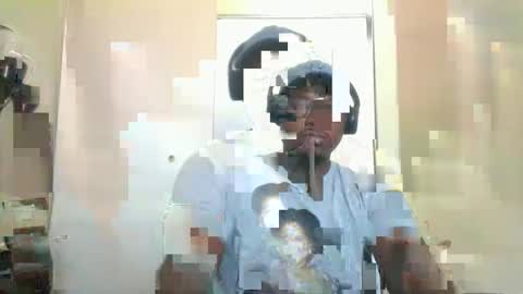 Snapshot of mbsupreme chatting on September 15, 2025, 3:23 pm Mark online show from September 15, 2025, 3:23 pm