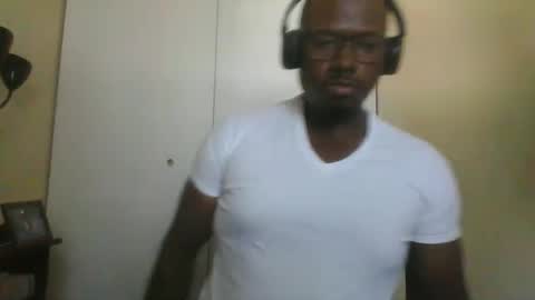 Snapshot of mbsupreme chatting on September 18, 2025, 7:05 pm Mark online show from September 18, 2025, 7:05 pm