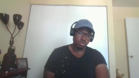 Snapshot of mbsupreme chatting on September 22, 2025, 3:14 pm Mark online show from September 22, 2025, 3:14 pm