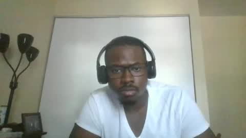 Snapshot of mbsupreme chatting on September 28, 2025, 9:53 pm Mark online show from September 28, 2025, 9:53 pm