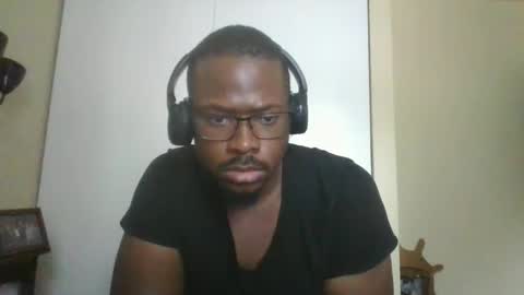 Snapshot of mbsupreme chatting on October 7, 2025, 3:53 pm Mark online show from October 7, 2025, 3:53 pm