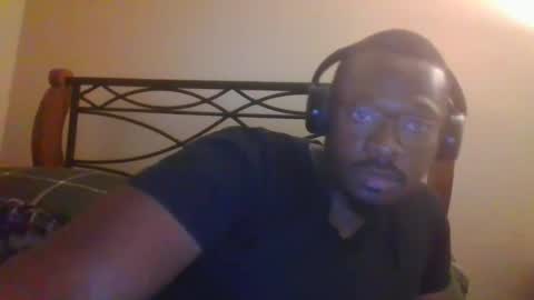 Snapshot of mbsupreme chatting on October 8, 2025, 4:21 am Mark online show from October 8, 2025, 4:21 am