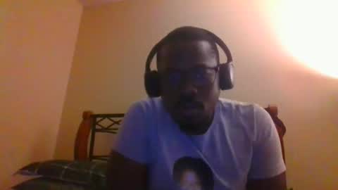 Snapshot of mbsupreme chatting on October 13, 2025, 1:05 am Mark online show from October 13, 2025, 1:05 am