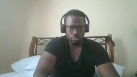 Snapshot of mbsupreme chatting on October 18, 2025, 8:20 pm Mark online show from October 18, 2025, 8:20 pm