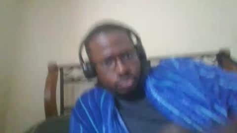 Snapshot of mbsupreme chatting on October 19, 2025, 6:52 pm Mark online show from October 19, 2025, 6:52 pm